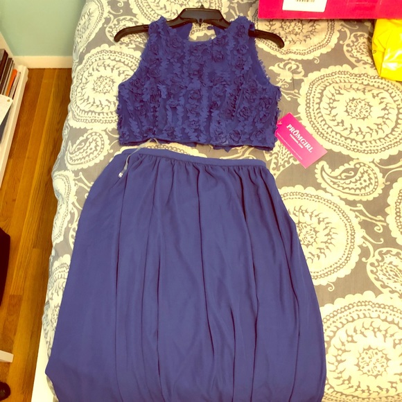 PROM GIRL 2 PIECE PROM DRESS. Royal blue - Picture 1 of 7